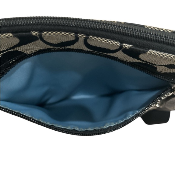 COACH classic crossbody swingpack with silver hardware - Picture 3 of 6